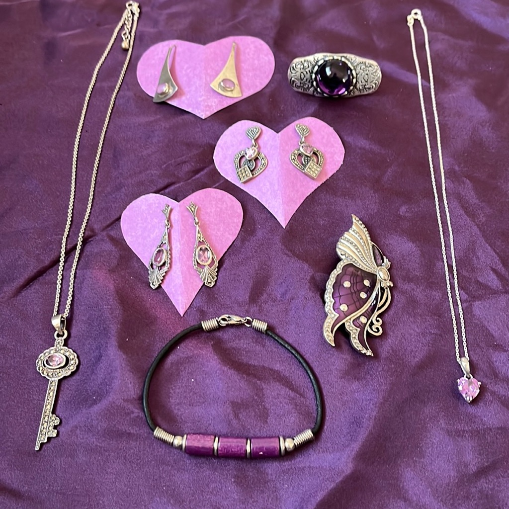 8 Brand New Pieces Of Jewelry Each W A Beautiful Purple Stone
